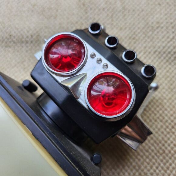 1981 Kamco SATURN Giant Walking ROBOT Battery Operated Toy Working Screen Lights - Picture 2 of 12